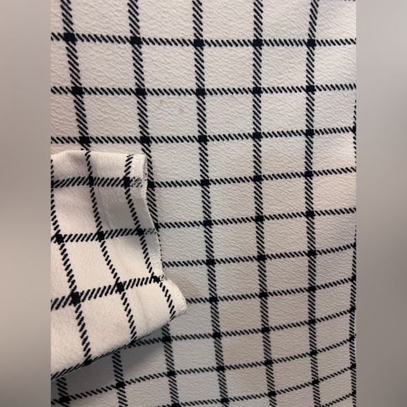 Dainty Jewells midi dress - Picture 3 of 5